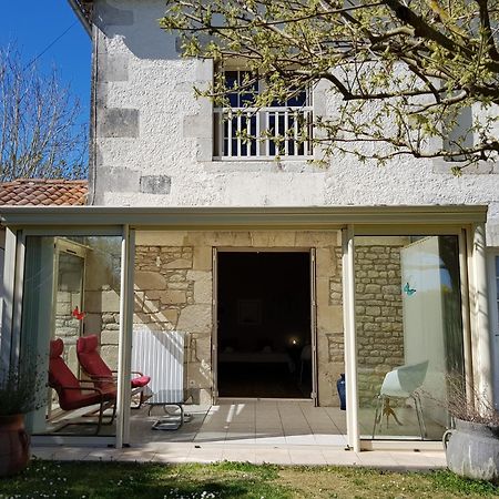 Domaine De Pelouaille - Chambre D'Hotes Saint-Jean-dʼAngély Kültér fotó