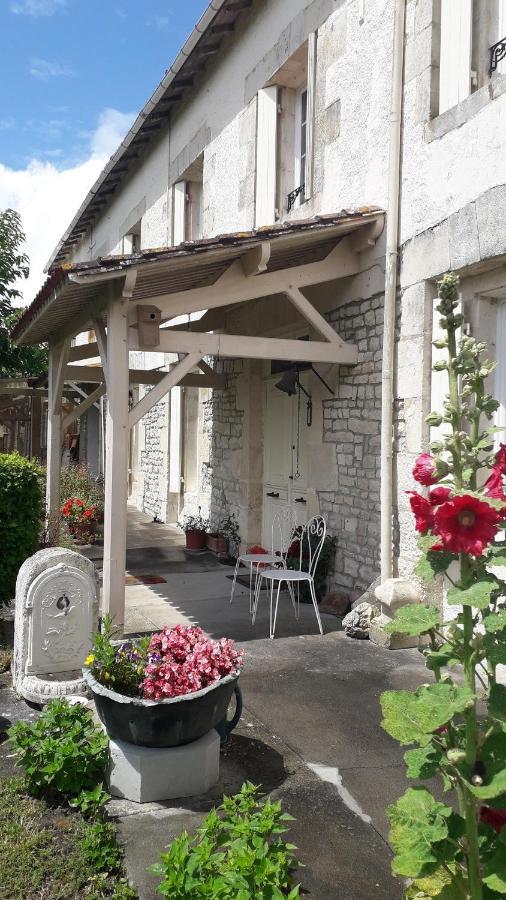 Domaine De Pelouaille - Chambre D'Hotes Saint-Jean-dʼAngély Kültér fotó