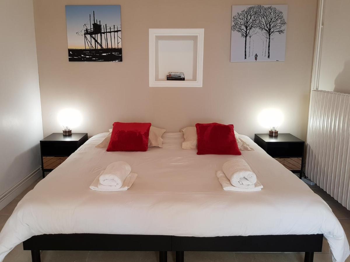 Domaine De Pelouaille - Chambre D'Hotes Saint-Jean-dʼAngély Kültér fotó